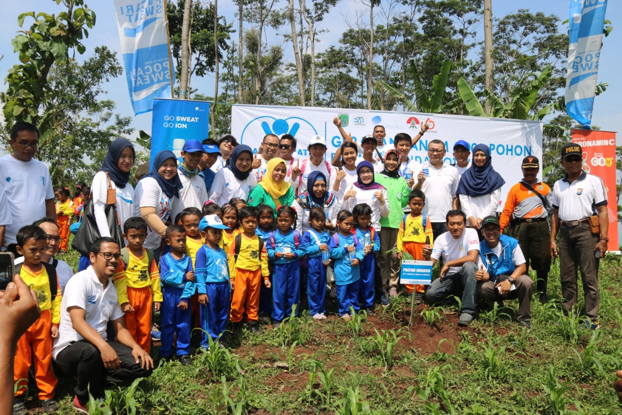 Penanaman bibit pohon di kawasan Purwodadi, Pasuruan. (Foto: Istimewa)