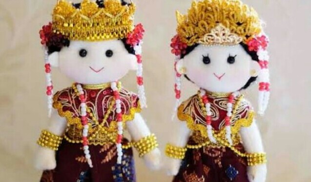 Contoh boneka nusantara karya Dian Indra.