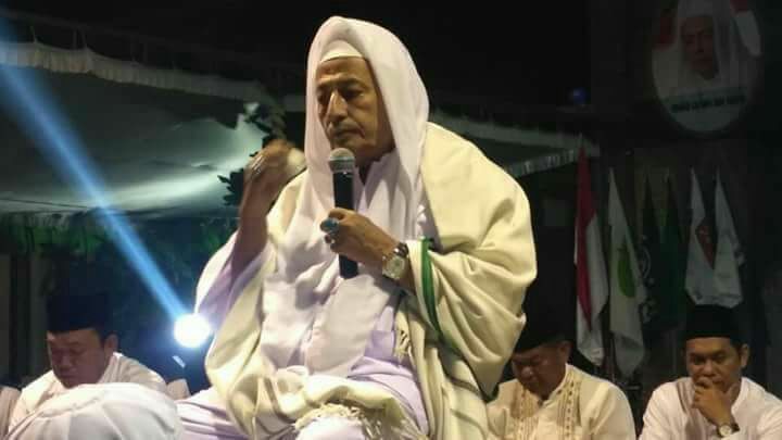 CERAMAH: Habib Muhammad Luthfi bin Ali bin Hasyim bin Yahya. (Foto: nu for ngopibareng.id) 