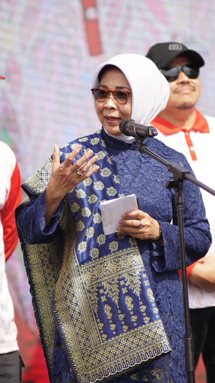 Ketua CoE Kemenpar, Esthy Reko Astuti di acara jumpa pers BICC di Nagoya Hotel, Batam. Foto:Kemenpar