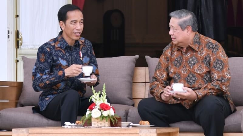 Presiden Jokowi bersama Presiden ke enam Susilo Bambang Yudhoyono. Foto: biro pers 