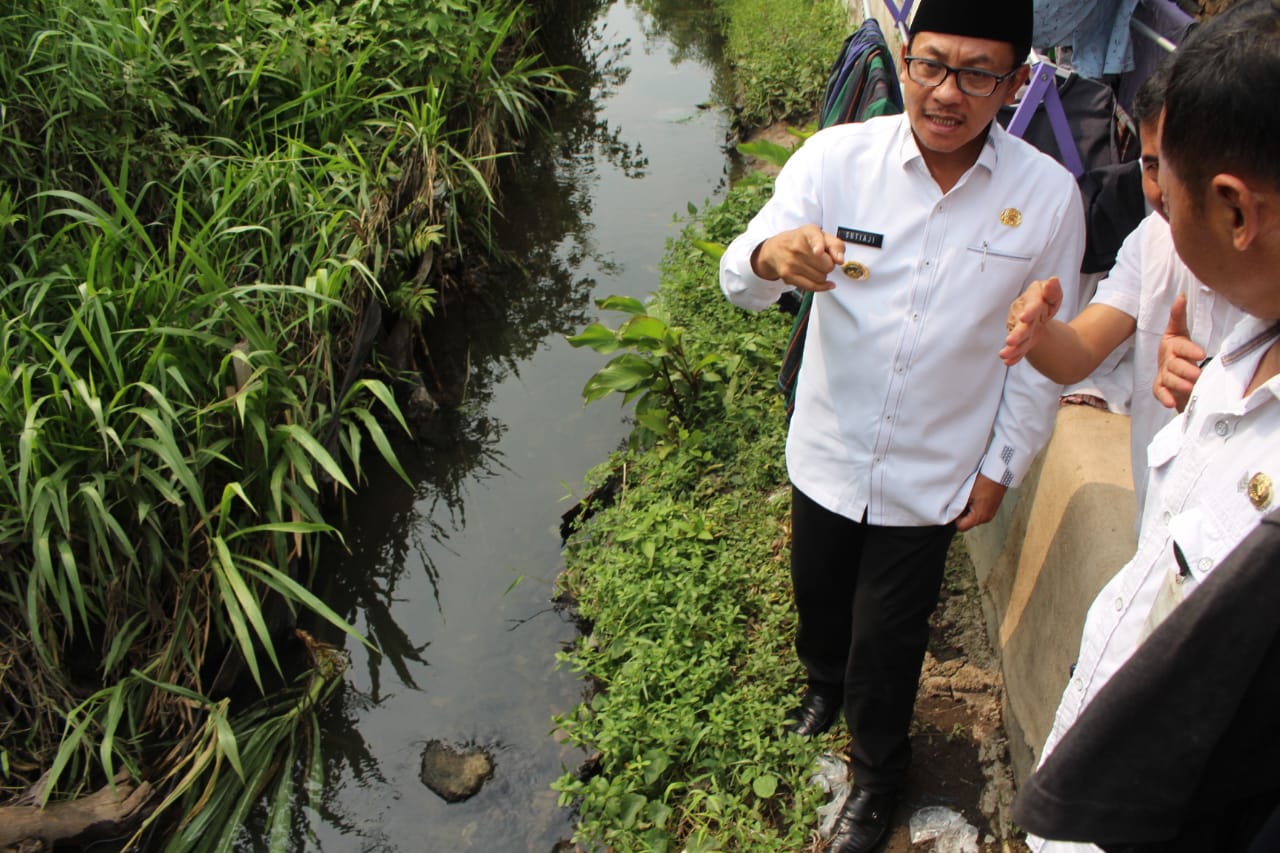 Wali Kota Malang, Sutiaji saat meninjau SMPN 18 Kota Malang, Rabu 12 Desember 2018.  (Foto: Umar/ngopibareng.id)