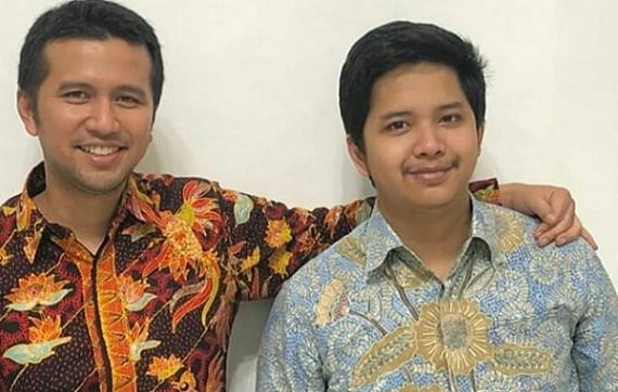 Emil Dardak (kiri) bersama adiknya Eril Dardak. Foto: istimewa