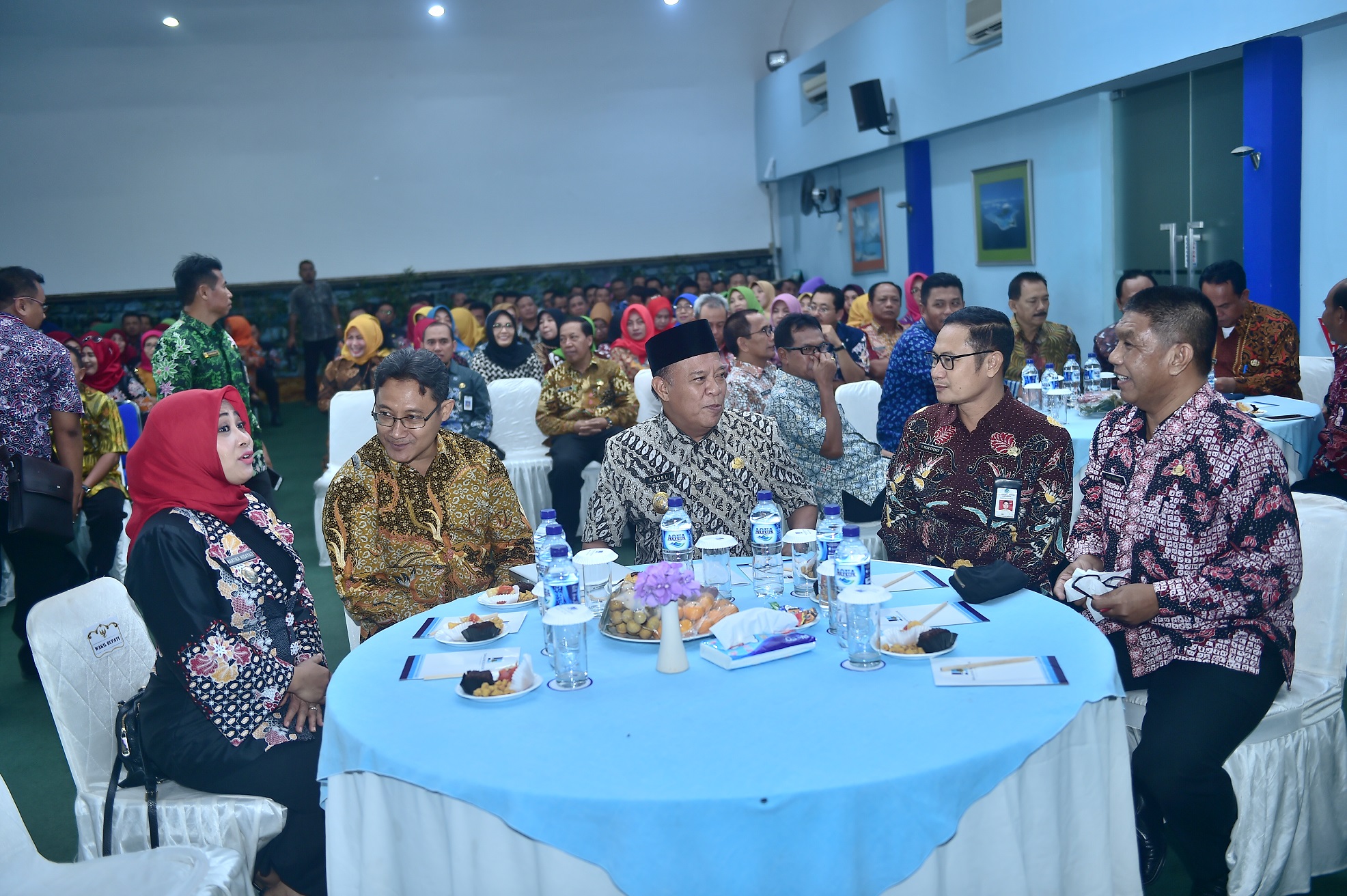 Bupati Fadeli (tengah) didampingi Sekda Yuhronur Efendi dalam Gelar Pengawasan Daerah (Larwasda). (Foto: Totok/ngopibareng.id)