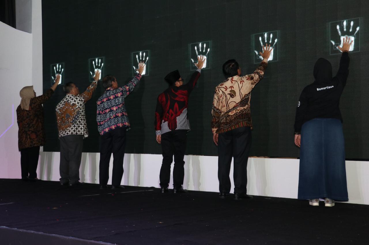 Peresmian TCC di Kantor PDAM Kota Malang.