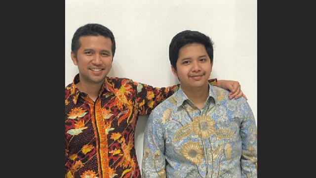 Emil Dardak dan mendiang adiknya, Eril Arioristanto Dardak.