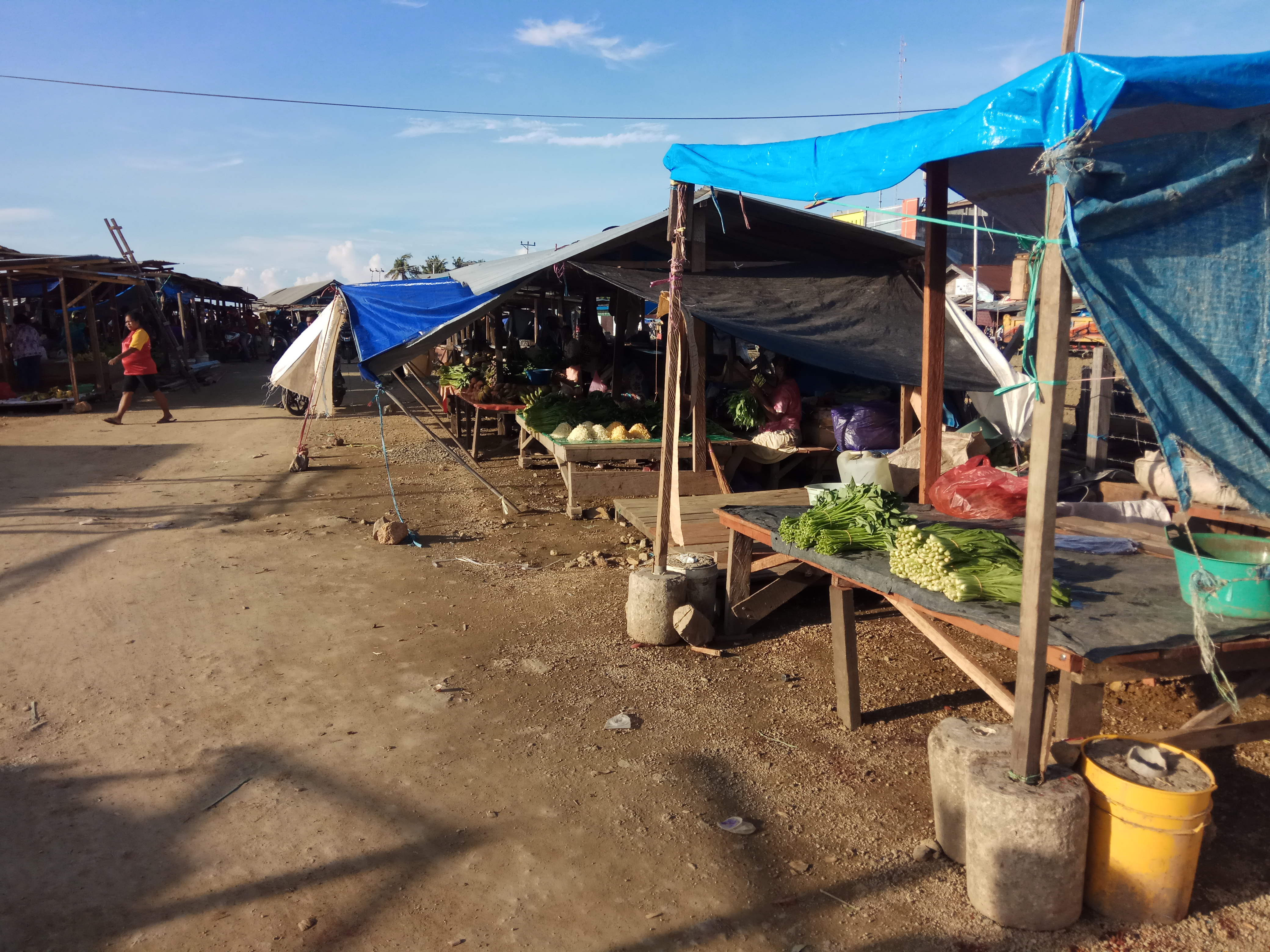 Suasana Pasar Boswesen di Sorong Papua Barat. (Foto: Amir/ngopibareng.id)