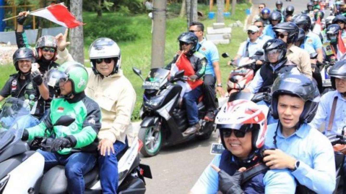 Capres Prabowo Subianto Naik ojek online saat menghadiri acara di Sentul Jawa Barat. Foto: istimewa