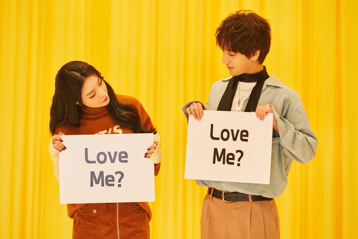 Chungha dan Yesung.