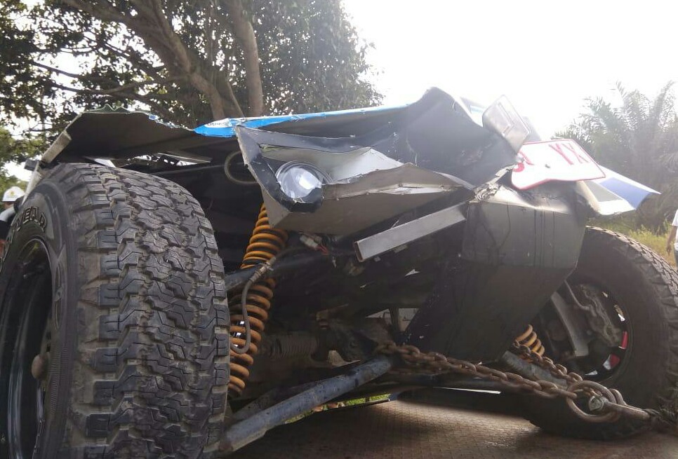 Kondisi mobil dari Tim PLN BLITS Explore usai mengalami tabrakan beruntun. (Foto: Dok.pribadi)