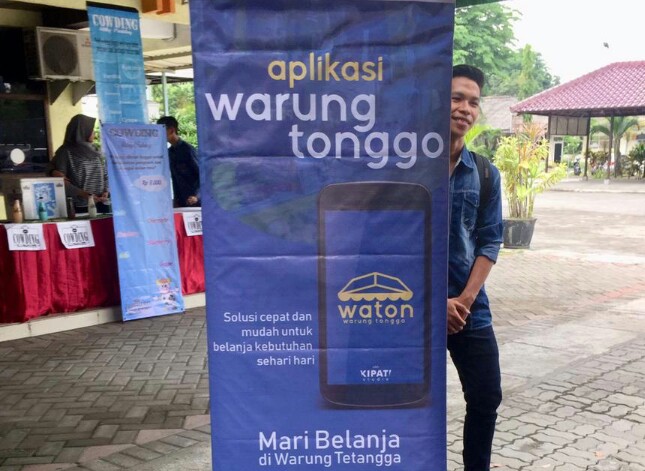 Salah satu stand mahasiswa di Unitomo.
