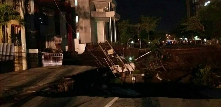 Jalan Gubeng ambles. Foto: Twitter/Sutopo_PN.