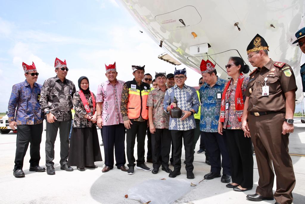 Terbang perdana. foto:kemenpar