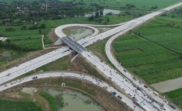 Tol ruas Ngawi - Kertosono resmi beroperasi mulai hari ini, Kamis 20 Desember. (Foto:Antara)