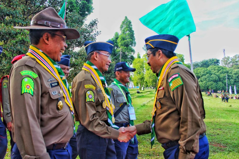 PIMPINAN: Kwartir Pusat HW Muhammadiyah saat Apel Besar Mahrojan di Bumi Perkemahan (Buperta) Cibubur, Jakarta Timur. (foto: md for ngopibareng.id)