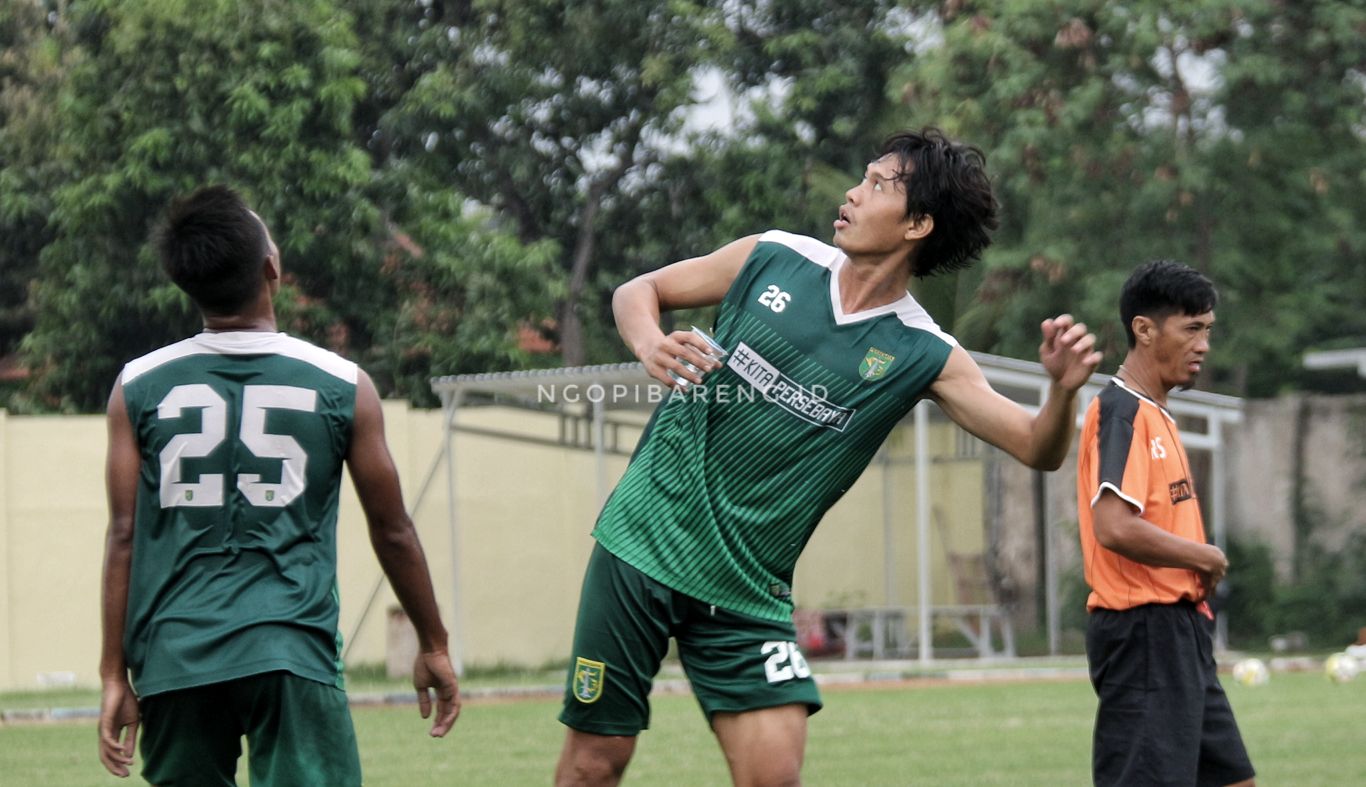 Striker Persebaya, Risadi Fauzi bakal menjadi tumpuan saan hadapi PSKT Sumbawa Barat. (foto: Haris/ngopibareng.id)