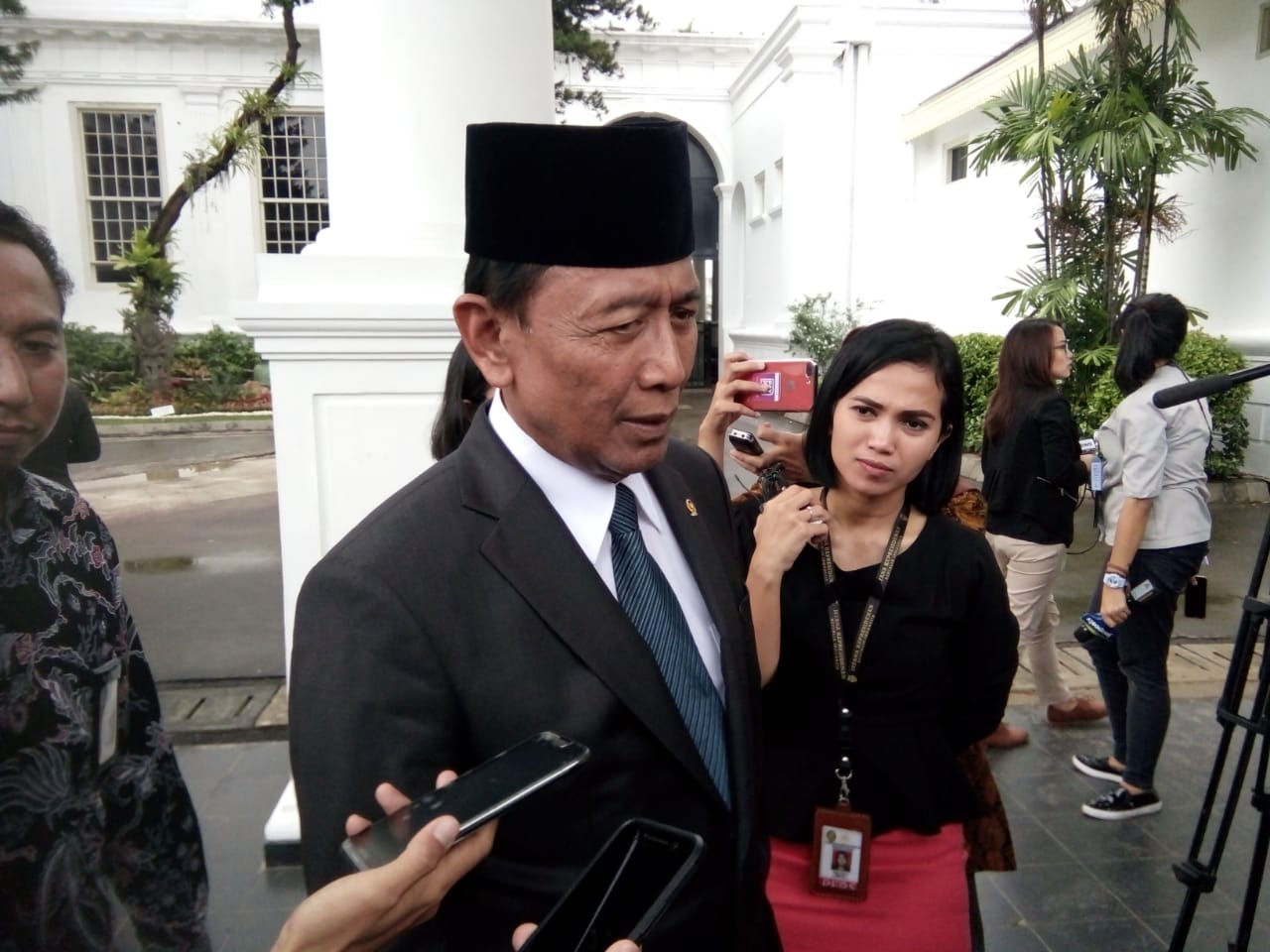 Menko Polhukam, Wiranto, menyebut situasi keamanan jelang Natal dan tahun baru cukup kondusif. (Foto: Asmanu/ngopibareng.id)