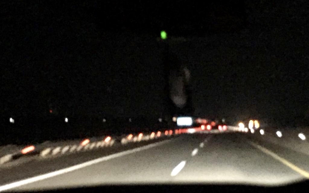 Suasana jalan tol Surabay-Solo setelah tersambung di akhir tahun. 