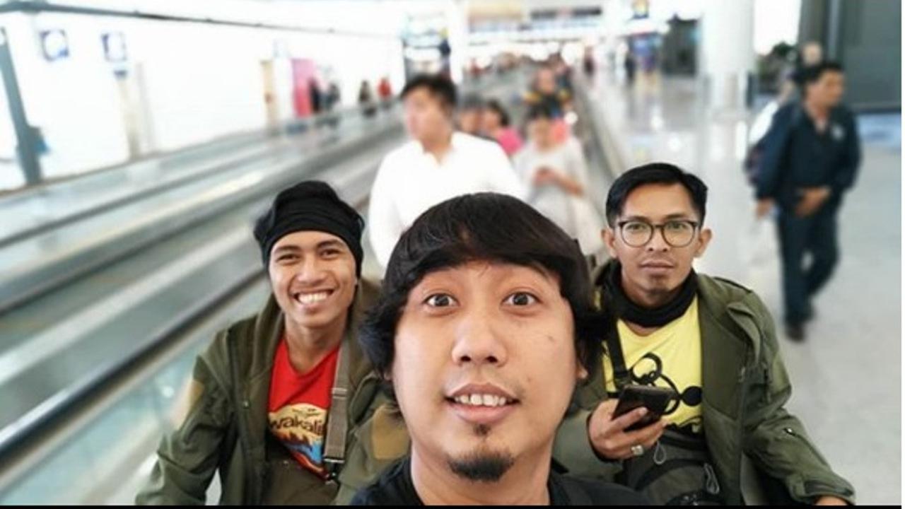 Ade, eks Teamloe bersama rekan duetnya, komedian Aa Jimmy yang tergabung dalam grup Jigo.