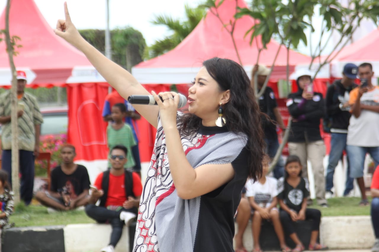 Gebby Idol sangat ekpresif. foto:kemenpar