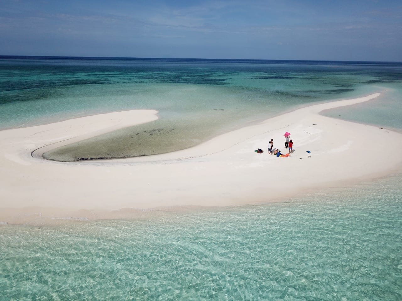 Destinasi Pasir Timbul di Mekko. Rugi rasanya kalau tak melihatnya dari dekat. foto:pesonaindonesia