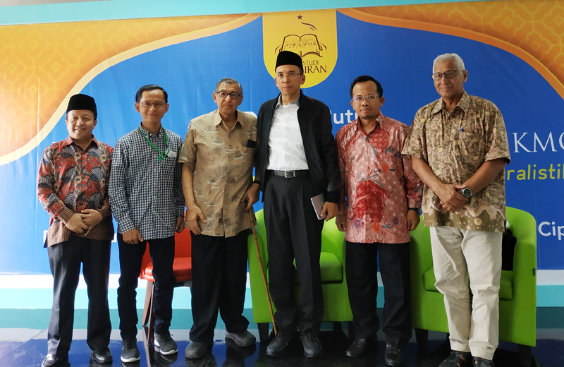 DISKUSI: Tuan Guru Bajang(TGB) Muhammad Zainul Majdi bersama Direktur PSQ KH Quraish Shihab dan Kepala Lajnah Pentashihan Mushaf Al-Qur'an Kementerian Agama Muchlis Muhammad Hanafi. (Foto: nu for ngopibareng.id)