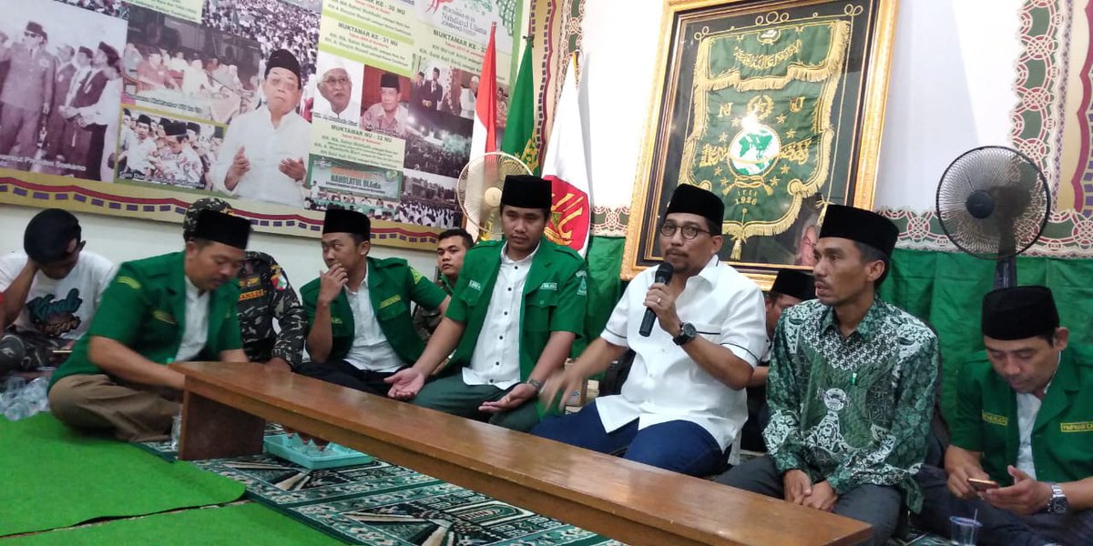 Ketua GP Ansor Jatim M. Abid Umar (tengah). (Foto: Istimewa)