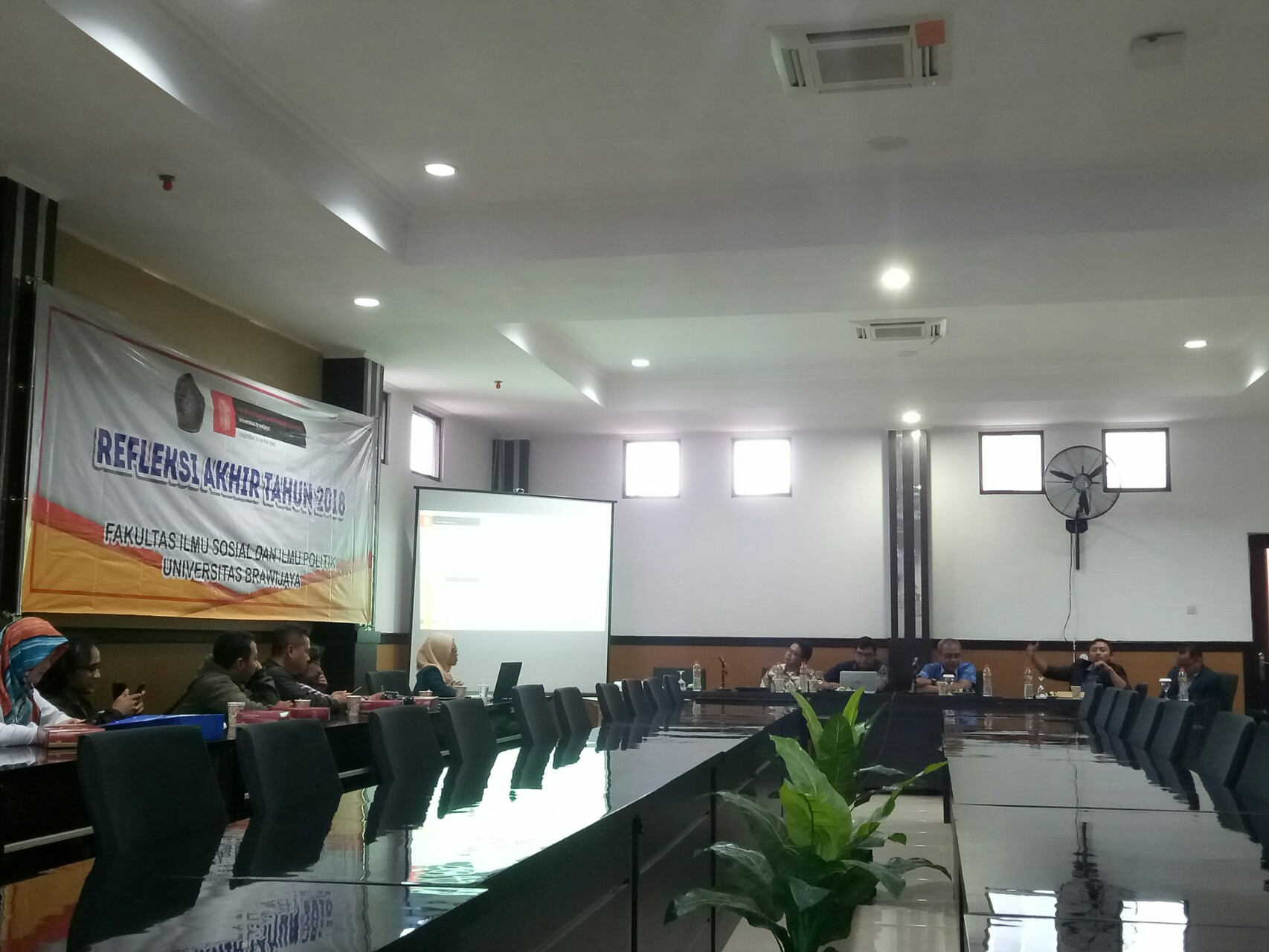 Refleksi Akhir Tahun 2018 di Ruang Sidang Lantai 7 Gedung B FISIP UB, Rabu, 26 Desember 2018.