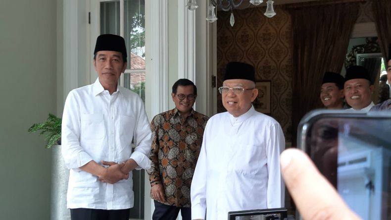 RISIKO: Joko Widodo bersama KH Ma'ruf Amin di di kediaman cawapres nomor urut 1, di Jalan Situbondo, Menteng, Jakarta Pusat. (Foto: kma for ngopibareng.id)