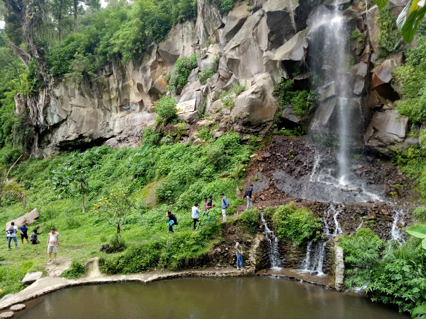 Air terjun Coban Putri. (Foto: Umar/ngopibareng.id)