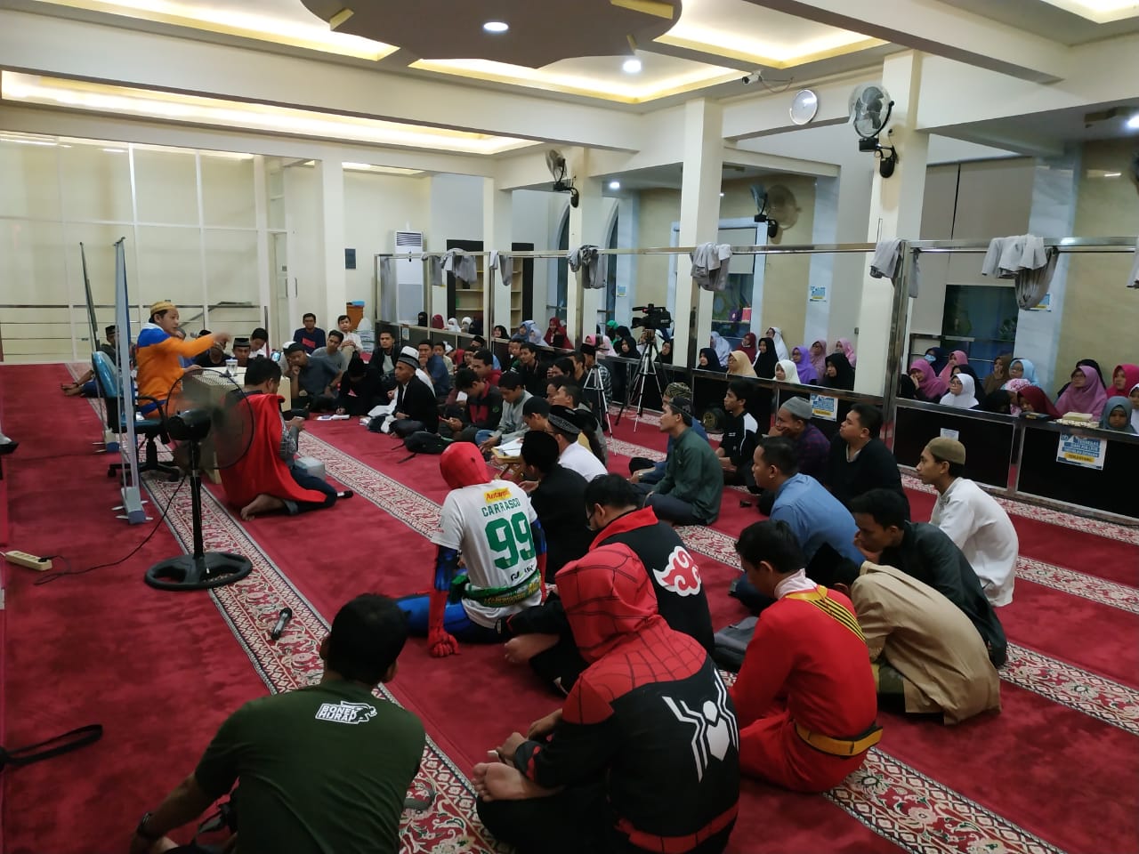 Komunitas Superhero Beramal saat mengadakan pengajian. (Foto: Dokumentasi pribadi)
