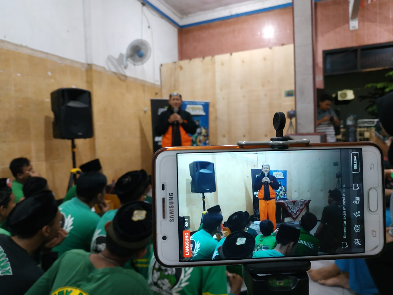 Komunitas Superhero Beramal saat mengadakan pengajian. (Foto: Dokumentasi pribadi)