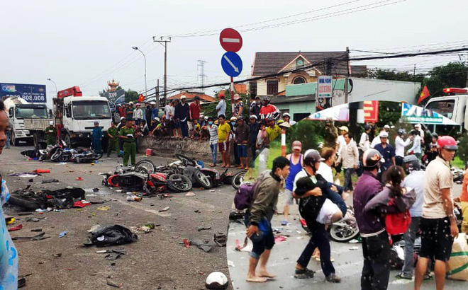 Puluhan pengendara motor menjadi korban tabrak lari sopir truk kontainer. (Foto: SOHA)