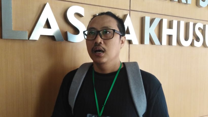 Direktur Eksekutif Ecoton Prigi Arisandi, saat ditemui di Pengadilan Negeri Surabaya. (Foto: Farid/ngopibareng.id)