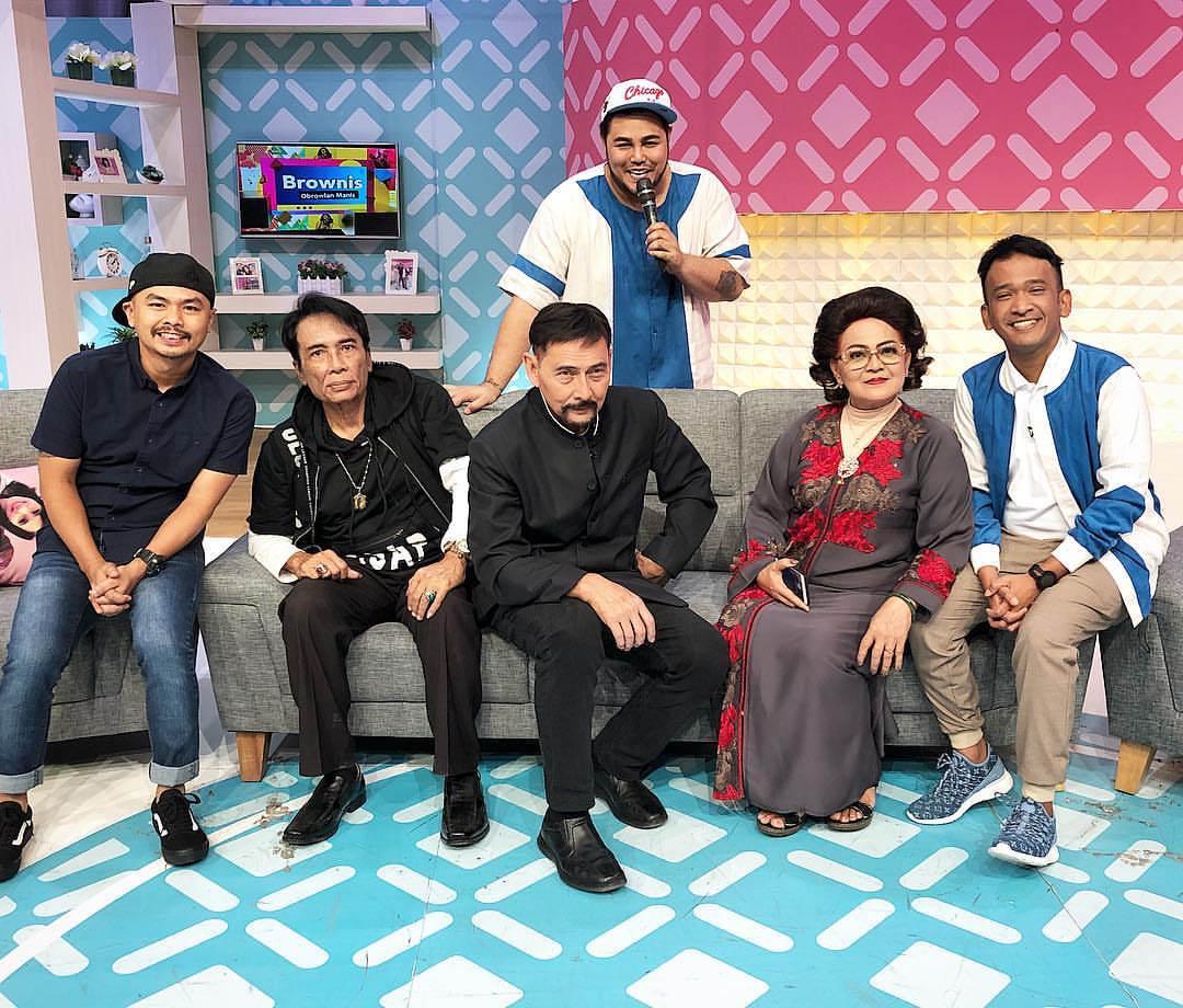Ruben Onsu foto bersama artis langganan peran jahat (antagonis), salah satuna Torro Margens.