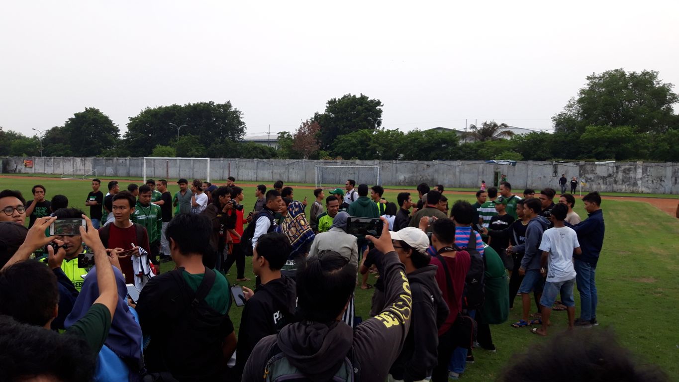 Suasana latihan Persebaya di Lapangan Jenggolo, Sidoarjo, Kamis 10 Januari 2019. (foto: Haris/ngopibareng.id)