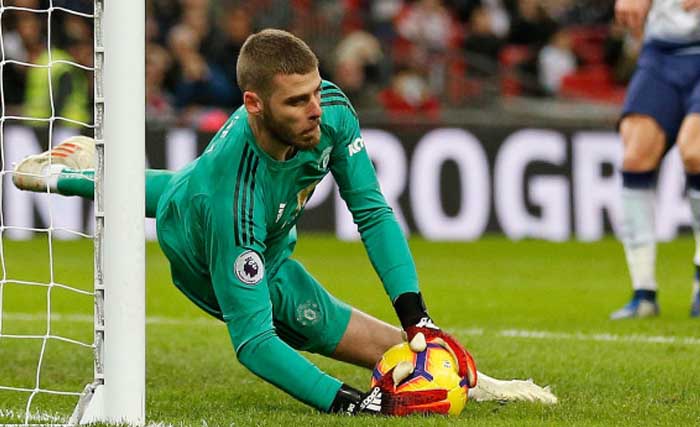 Penjaga gabang MU David de Gea berkali-kali melakukan penyelamatan gawangnya dari gempuran penyerang Tottenham Hotspur, Minggu malam. (Foto:Teamtalk)