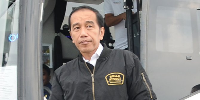 Sampai urusan kacamata Jokowi juga sibuk dibahas.