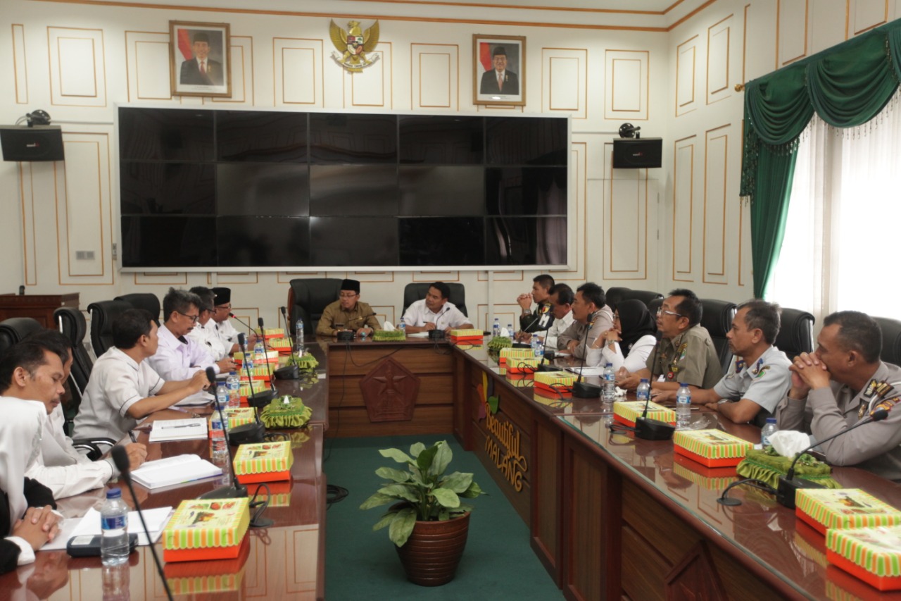 Audiensi Wali Kota Malang bersama kepala sekolah.