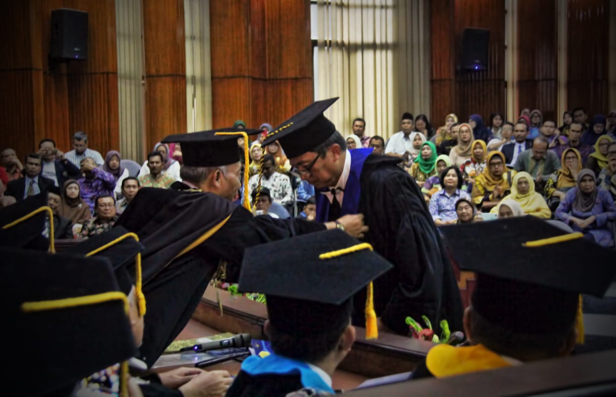 Pengukuhan dua guru besar FMIPA UB. (Foto: Umar/ngopibareng.id)