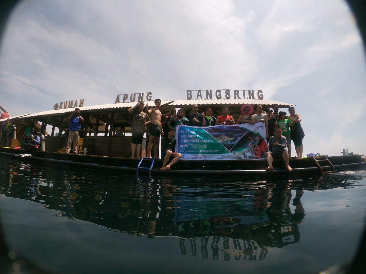 Blogger, treveller seluruh dunia sudah menjajal Bangsring, sebentar lagi ngopibareng.id full time juga akan segera menjajal hehehehe. (Foto:Famtrip/Istimewa)