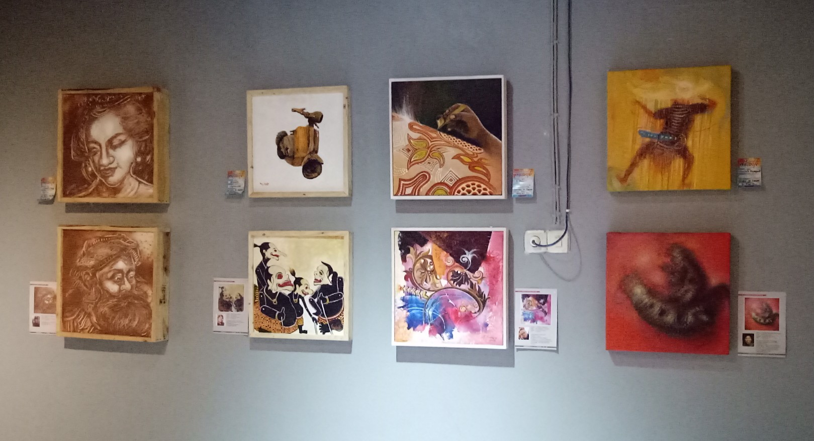 Pameran lukisan yang diselenggarakan oleh Komunitas Perupa Jawa Timur, Minggu, 20 Januari 2019 di Koperjati art Space, Surabaya. (Foto: Pita/ngpibareng.id)