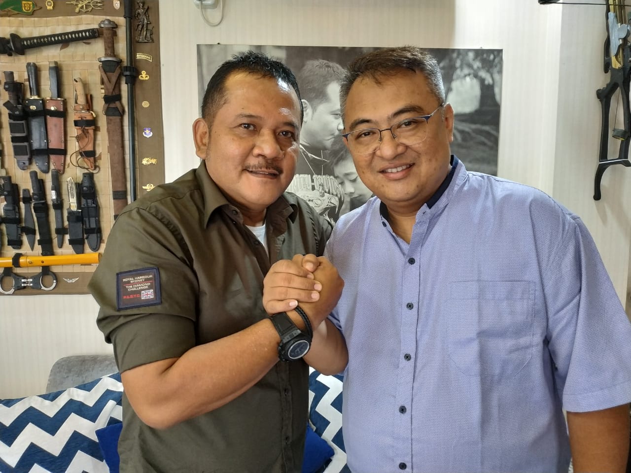 Agoes Soerjanto (kiri) bersama Ruddy Widodo. (Foto:Ist/Arema FC)