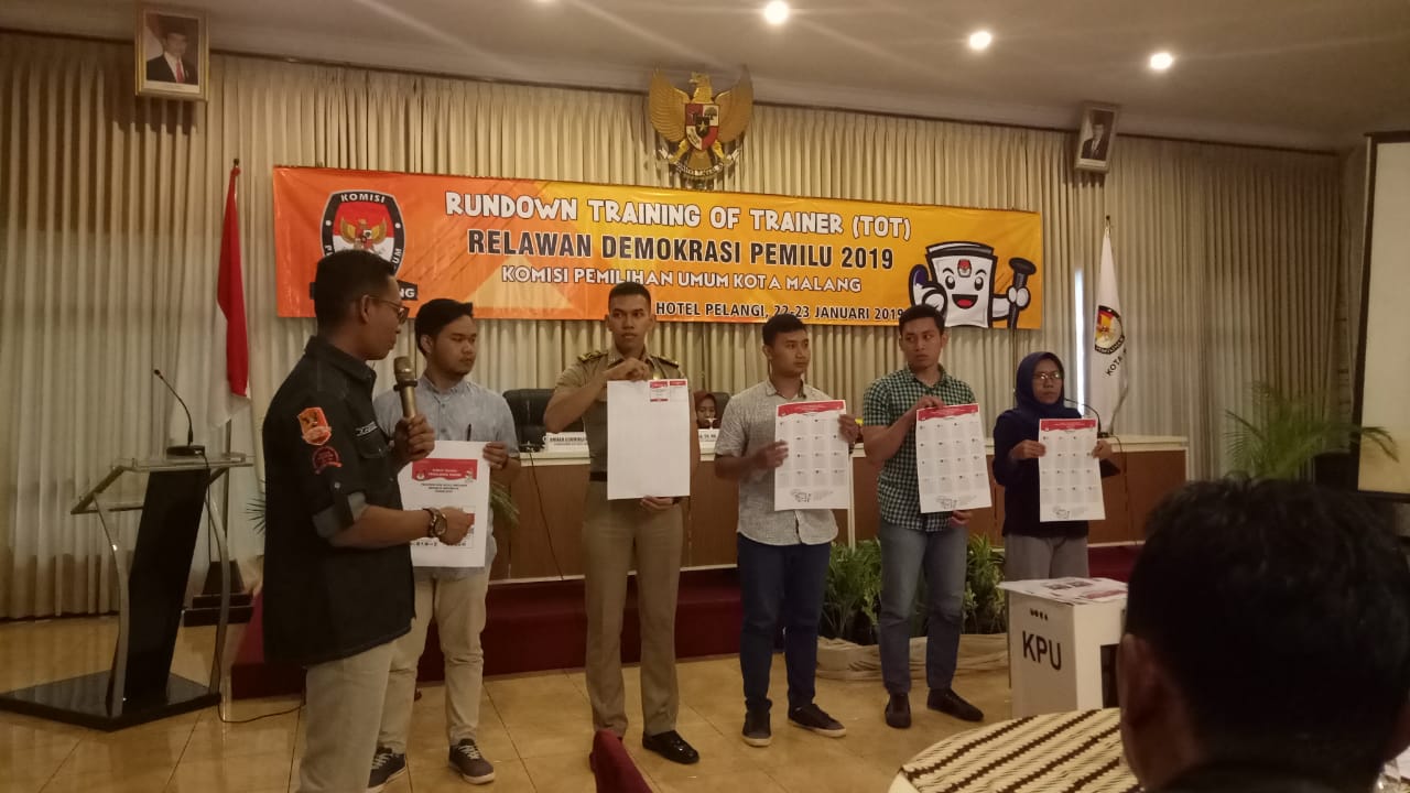 Pelantikan Relawan Demokrasi KPU Kota Malang.