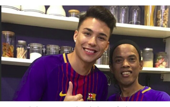 Ronaldikin 'Ronaldinho KW' bersama Charyl Chappuis, yang kini bermain di klub Muangthong United, Thailand.