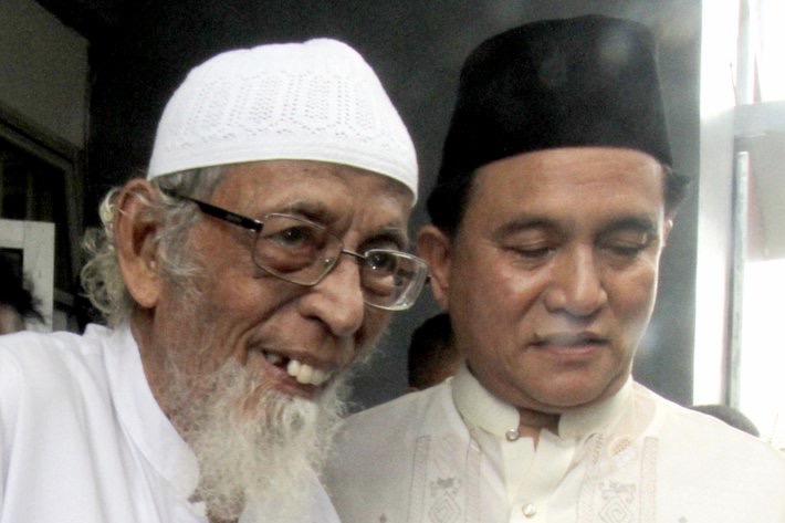 Abu Bakar Ba'asyir bersama Yusril Ihza Mahendra. (Foto: dok/antara)