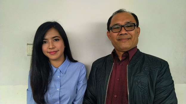 Yeslin Wang bersama pengacaranya, Osner Johnson Sianipar.