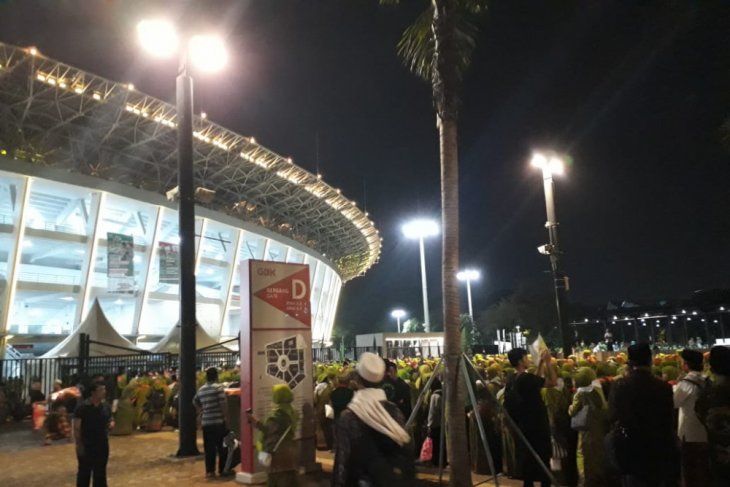 Ribuan warga Muslimat NU saat berada di GBK Jakarta. (Foto: antara)