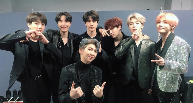 BTS menempati posisi 9 dari daftar 10 boy band terbaik dunia.