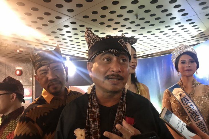 Menpar Arief Yahya menyebut kebijakan bagasi berbayar LCC turunkan kinerja sektor pariwisata (Foto: Antara/Hanni Sofia)